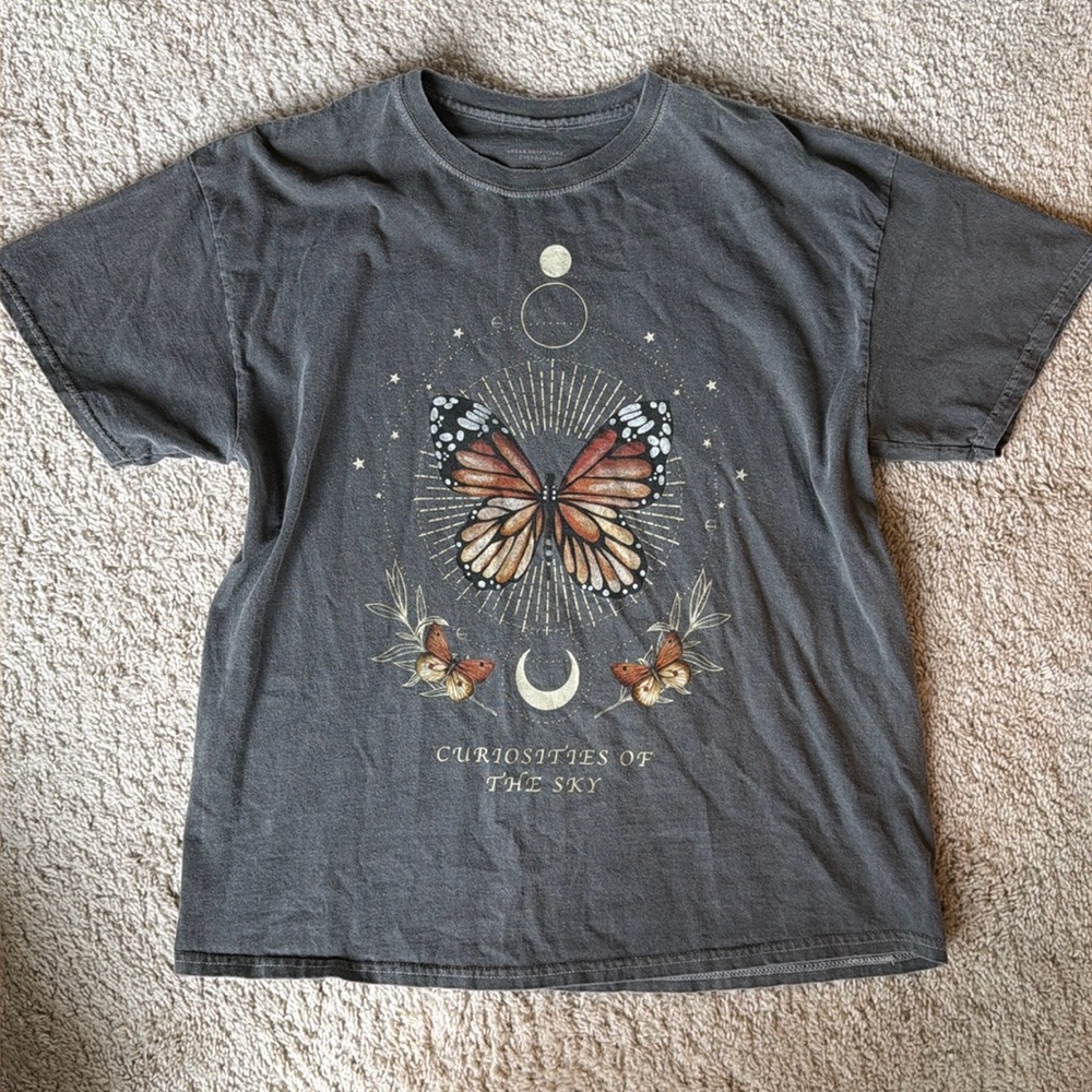 URBAN OUTFITTERS TSHIRT